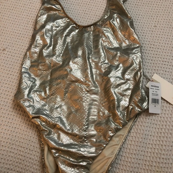 NWT Good American Layout Metallic Swimsuit 🏝☀️🌈 - Picture 3 of 5